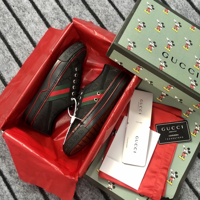 G*u*i casual shoes